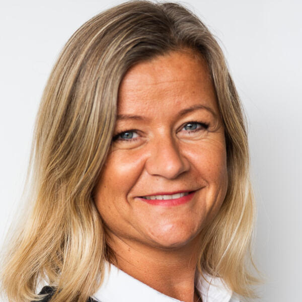 Kristine Blixrud Kristine has 25 years of experience in leadership and organizational development in the business world, combining solid business understanding with deep insight into human development. She works with leadership development at all levels, across industries